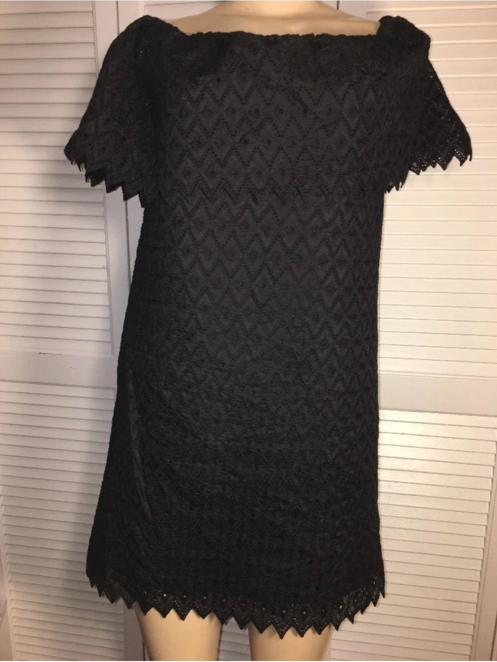 Kensie Black Eyelet Off-Shoulder Lined Dress Size Small PTP 18” EUC Never Worn